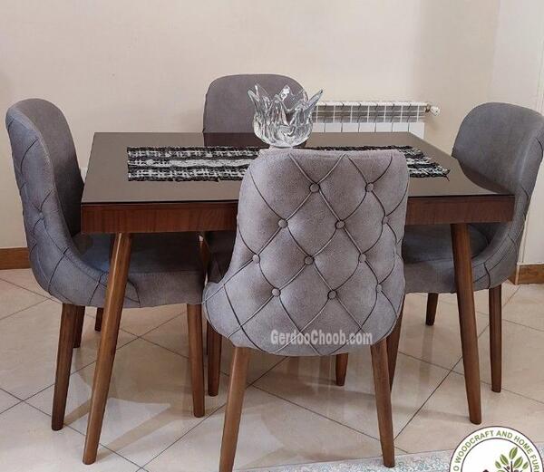 عکس میز ناهار خوری با غذا