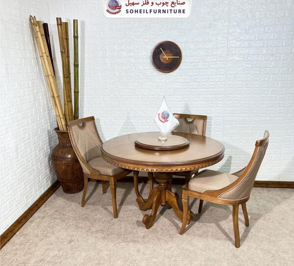 عکس میز ناهار خوری با غذا
