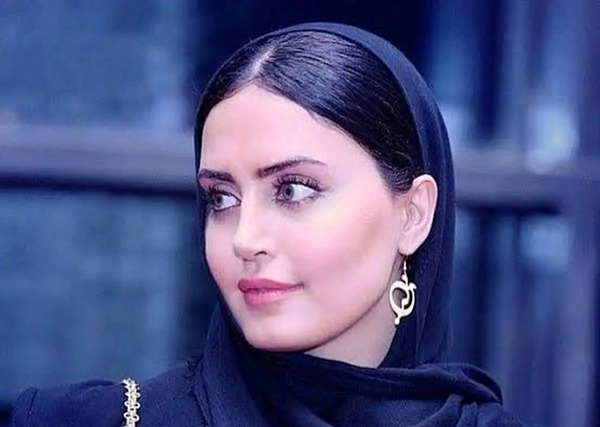 عکس الناز شاکردوست با موی فر