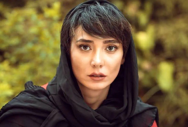 عکس مینا وحید با خانواده