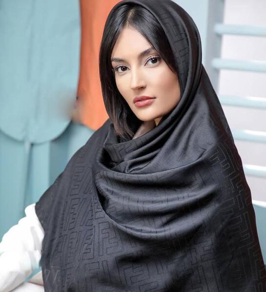 عکس روسری سیاه