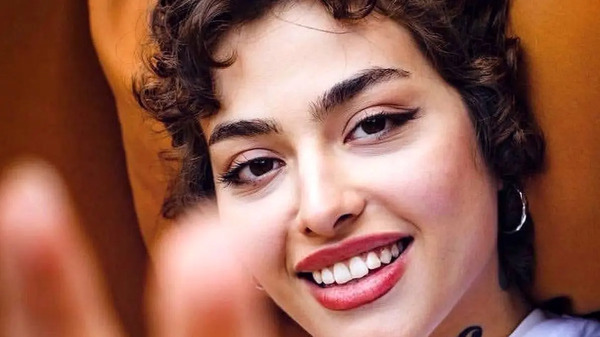 عکس ریحانه پارسا با آرایش