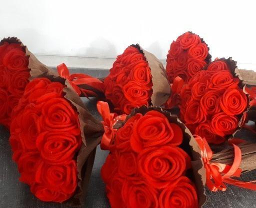 عکس دسته گل نمدی