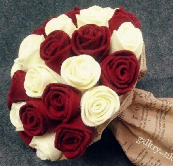 عکس دسته گل نمدی