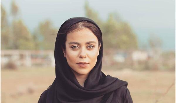 عکس بیلی ایلیش با لباس جذب