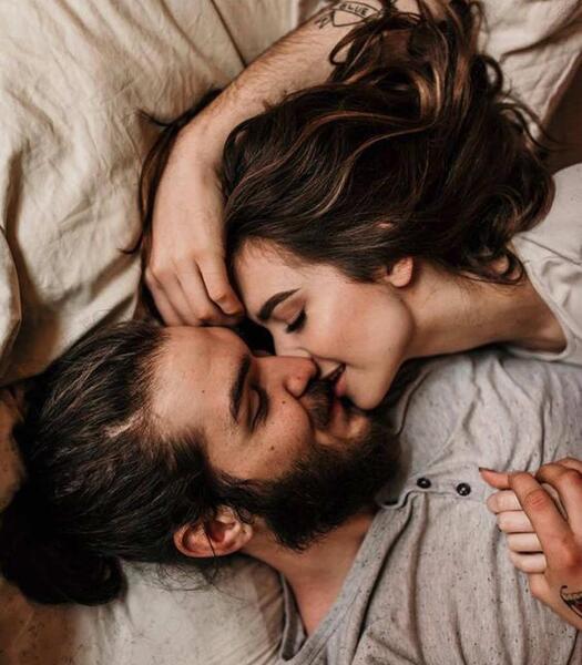 عکس رمانتیک لب دادن