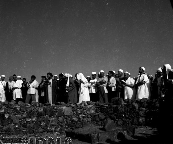 عکس غربت قبرستان بقیع