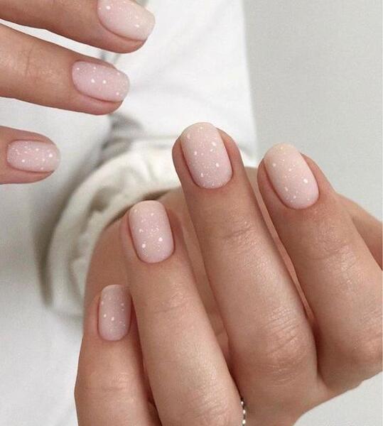 عکس مدل ناخن ساده بی رنگ