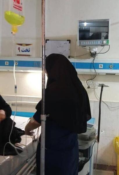 عکس دست سرم وصل شده دختر