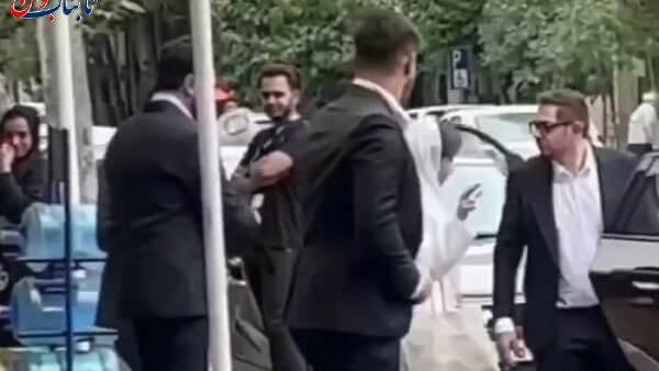 عکس محمد رضا گلزار با شلوارک سوار ماشین فراری
