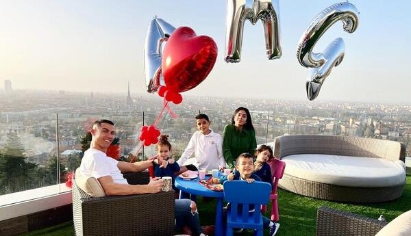 عکس رونالدو خانوادش