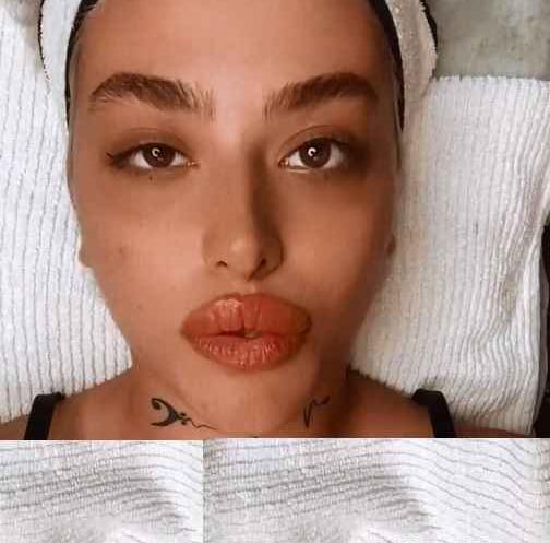 عکس ایستاده ریحانه پارسا