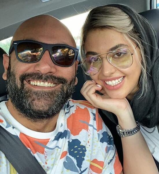 عکس ایستاده ریحانه پارسا