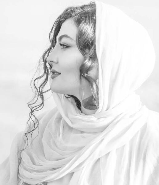 عکس مینا وحید و مریم مومن