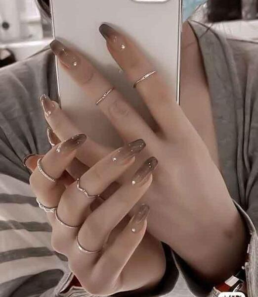 عکس کاشت ناخن دخترانه شیک بلند