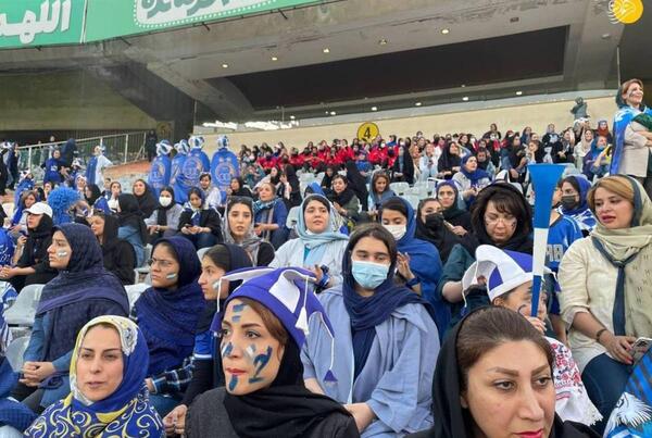 عکس زن آزادی