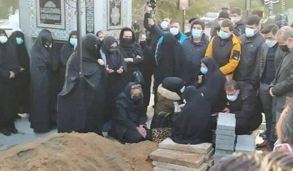 عکس علی انصاریان داخل قبر