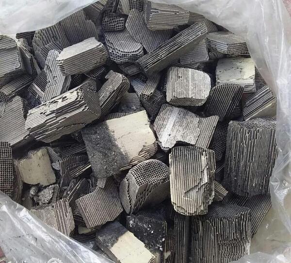 عکس خاک کاتالیزور