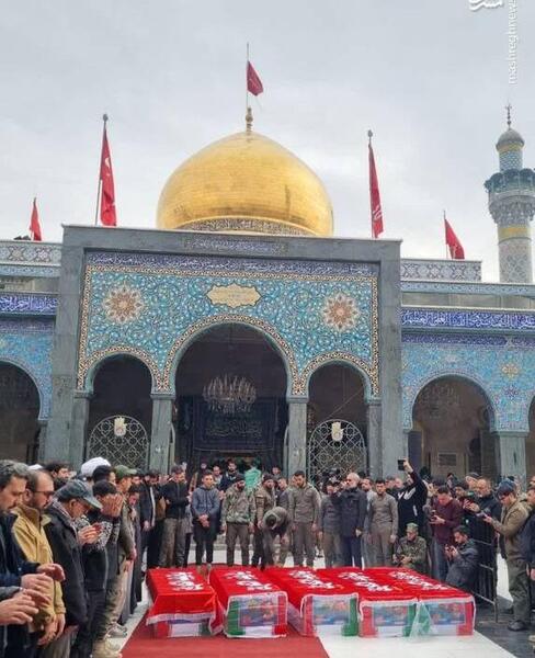 عکس حاج قاسم کنار حرم حضرت زینب