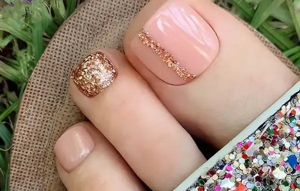 عکس طرح لاک ناخن پا