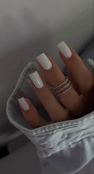 عکس مدل ناخن ساده سفید