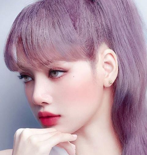 عکس های گروه بلک پینک لیسا