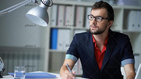 عکس با کیفیت دفتر کار