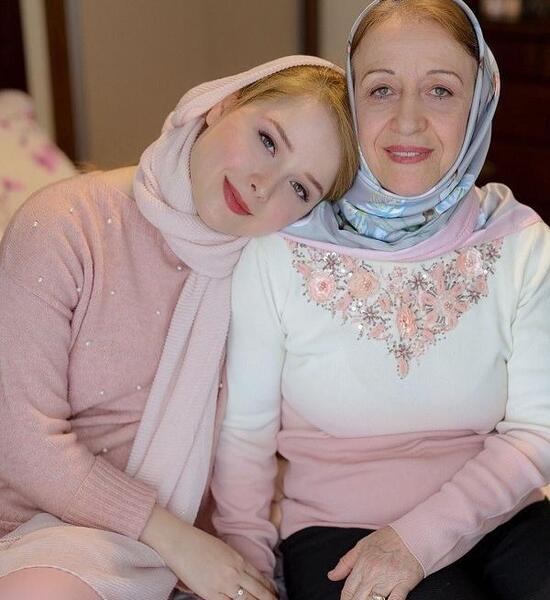 عکس لادن سلیمانی و خواهرش