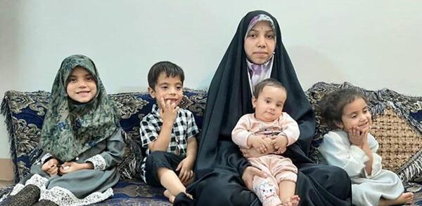 عکس دختر یعنی چشم و چراغ خونه