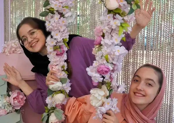 عکس از عسل مردی در بچه مهندس