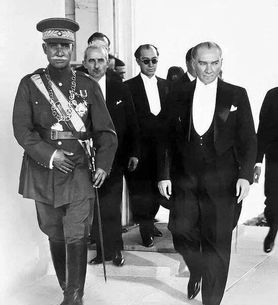 عکسی از رضا شاه