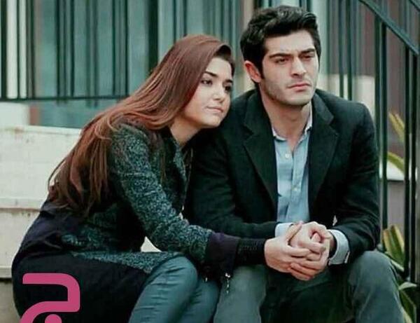 عکس حیات و مورات روی تخت خواب