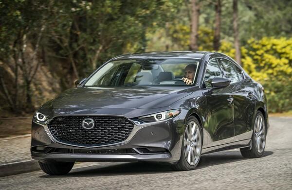 عکس ماشین mazda 3sedan