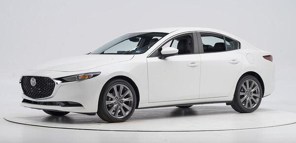 عکس ماشین mazda 3sedan