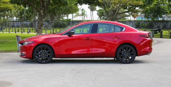 عکس ماشین mazda 3sedan