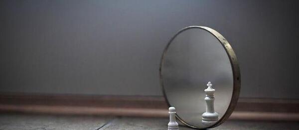 عکس نوشته اعتماد به نفس کاذب