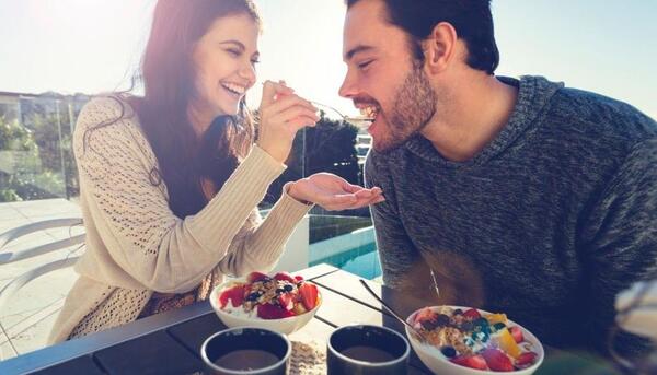 عکس صبحانه عاشقانه دونفره