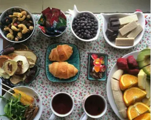 عکس صبحانه عاشقانه دونفره