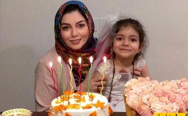 عکس آزاده نامداری با صورت کبود