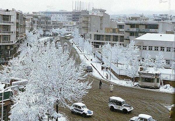 عکس قدیمی برف بازی