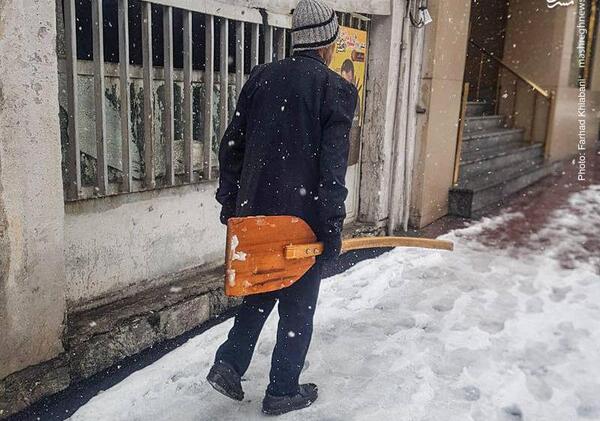 عکس قدیمی برف بازی