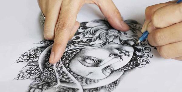 عکس تاتو روی دست خام