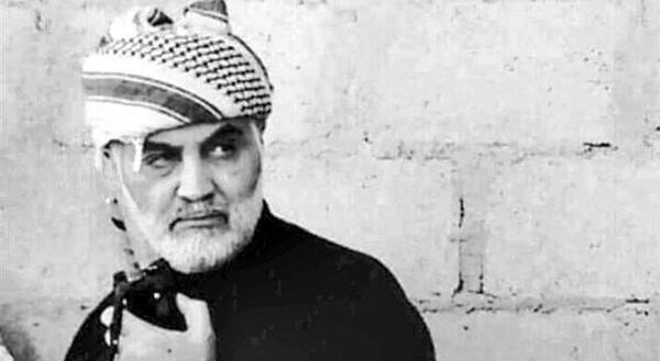 عکس سردار سلیمانی زمینه مشکی