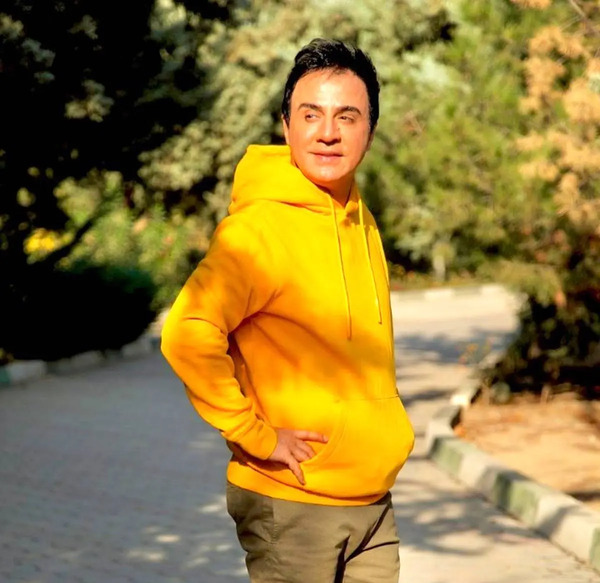 عکس گریه عمو پورنگ