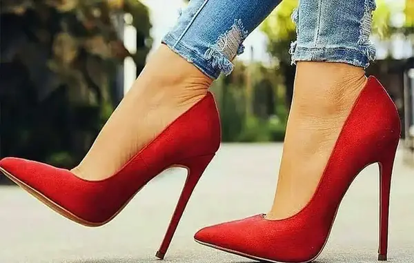 عکس کفش پاشنه بلند مجلسی قرمز