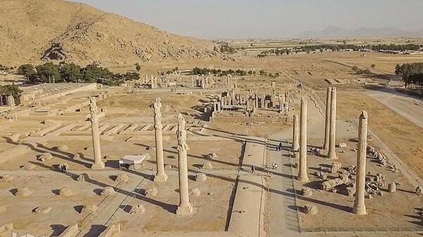 عکس از نمای تخت جمشید