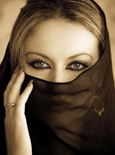 عکس دختر چشم سبز