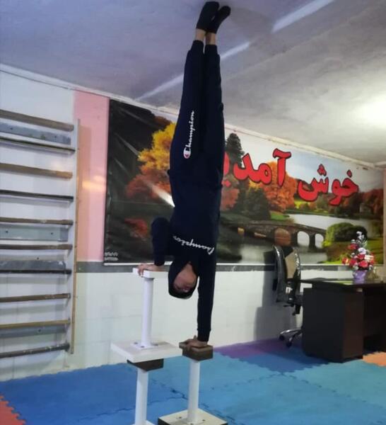 عکس دختر ژیمناستیک کار