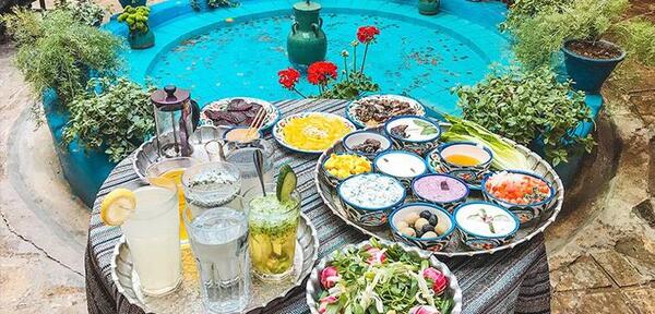 عکس کافه صورتی شیراز