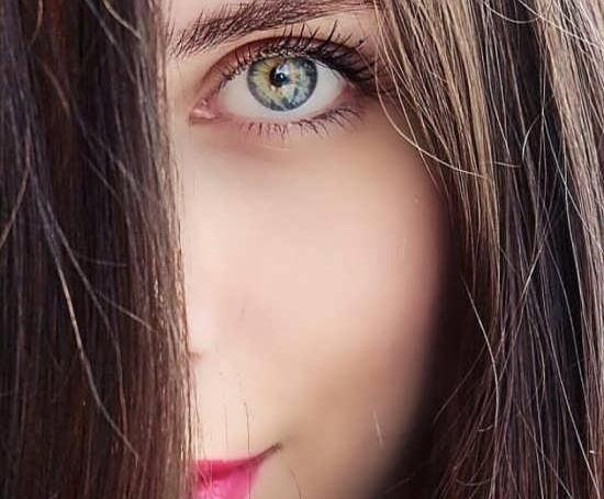 عکس دختر چشم درشت برای پروفایل